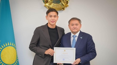 Ақылы бөлімде оқып жүрген Шерхан Қалмұрзаға грант берілді