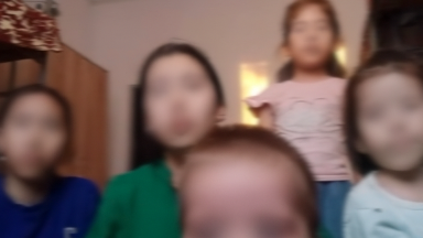 “Анамызды жындыхана жатқызды”. Ақтөбеде бір отбасының бес баласы президенттен көмек сұрады