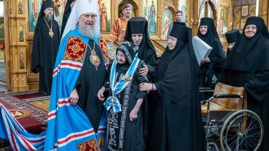 Путин алматылық әжейді марапаттады