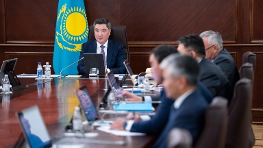 Министр Мәдиевтің уәдесі мен сапасыз интернетке наразы халық: Бектенов неге шүйлікті?