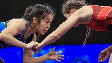 Президент Шұғыла Өмірбекті U23 әйелдер күресінен әлем чемпионатында жеңіске жеткенімен құттықтады