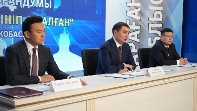 Qaraǵandy oblysynda qazaq tilin damytý baǵytyndaǵy úshjaqty kelisimge qol qoıyldy