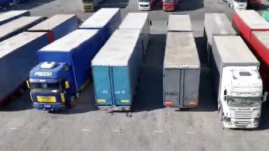 Алматыда көлікті заңсыз тіркеу схемасын ұйымдастырғандар сотталып кетті