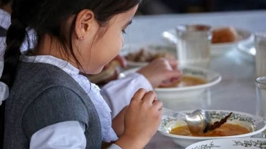 Ашыған сорпа, өлі тышқан: Алматы мектебінен шу шықты