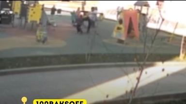 Алматыда ер адам ауладағы баланы жүгіріп келіп бір тепті: Полиция неге үнсіз?