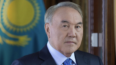 Жоқ мерекені дәріптеу: Назарбаевтың баспасөз қызметі тұңғыш президент күнімен құттықтады