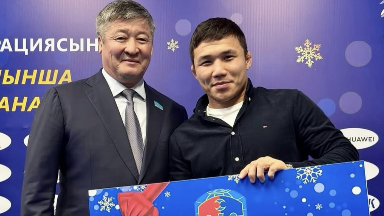 Әлем чемпионы Нұрқожа Қайпановқа былтыр уәде етілген пәтер кілті берілді