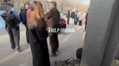 Алматыда BMW аялдамада тұрған адамдарды қағып кетті