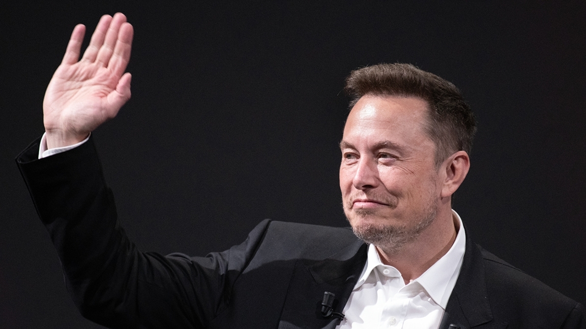 Илон Маск Еуроодаққа “шабуылды” үдетті