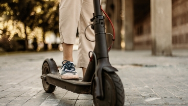 ەلەكتروساموكاتپەن جۇرۋشىلەرگە قانداي جازا قولدانىلادى؟