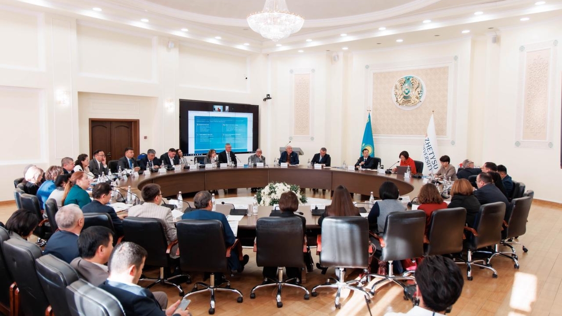 Жетісу университетінде ғалымдар жаһандық құндылықтар мәселесін талқылады