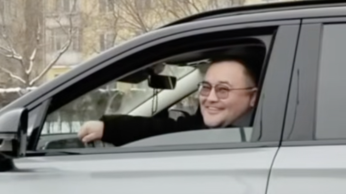 "Қыста көлік айдамаймын" деген депутат көлік тізгіндеп жүр