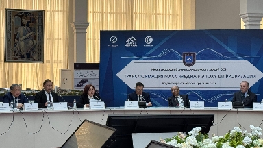 Almatyda «Sıfrlandyrý dáýirindegi mass-medıa transformasıasy» atty dóńgelek ústel ótip jatyr