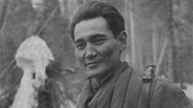 Мемлекет басшысының Жарлығымен Бауыржан Момышұлына «Халық қаһарманы» атағы ресми түрде берілді