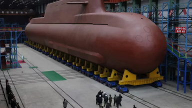 Солтүстік Корея алғашқы «ядролық» сүңгуір қайығын көрсетті