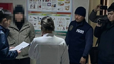 Елге заңсыз кіргізгені үшін ақша алып отырған: Жаңаөзенде қылмыстық топ әшкере болды