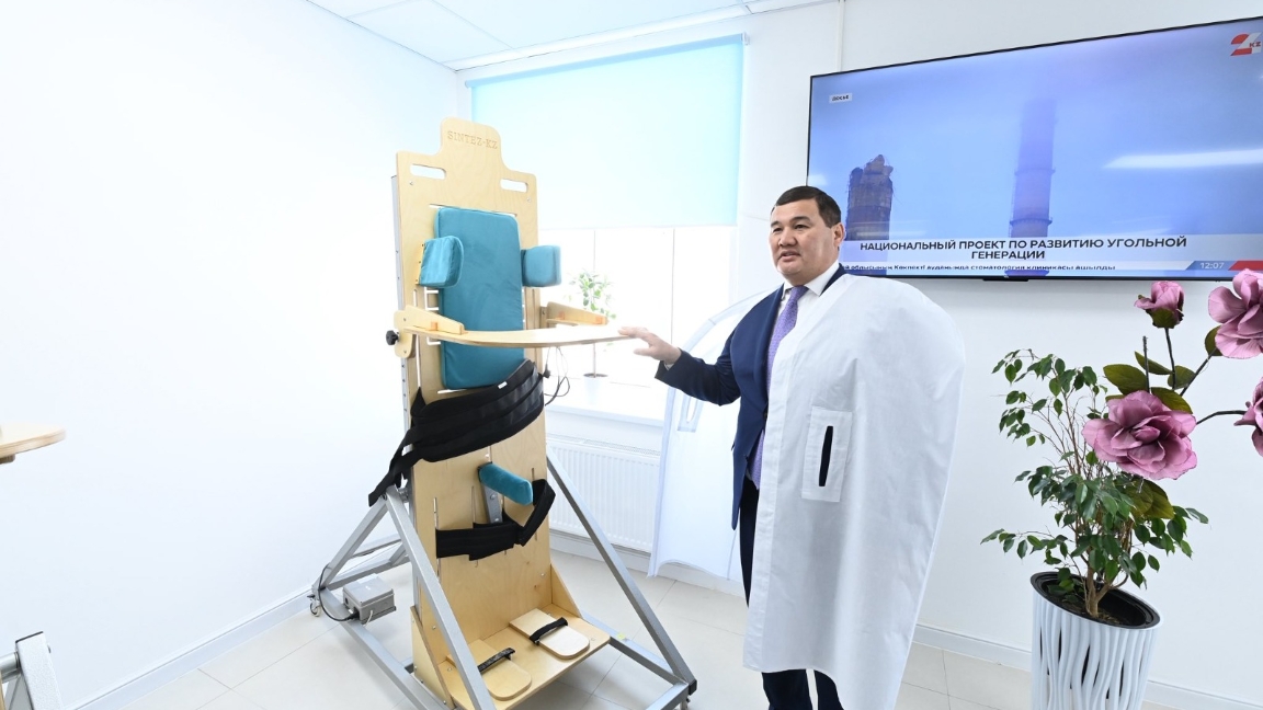 Аймақ басшысы ауруханаға жапсарлас салынған жаңа ғимаратты көрді