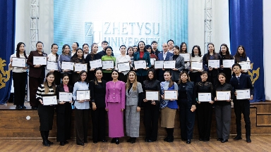 جەتىسۋ ۋنيۆەرسيتەتىندە جاساندى ينتەللەكت پلاتفورمالارىن قولدانۋ بويىنشا سەمينار ءوتتى