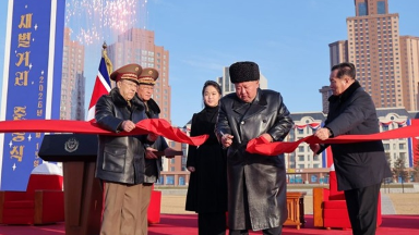 КХДР-де Украинада қаза тапқан сарбаздар отбасыларына тұрғын үй берілді