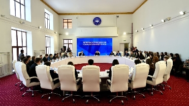 Шығыс Қазақстан облысындағы «Көшбасшылар мектебі» жобасының қатысушылары жаңа Конституция жобасын қолдайды