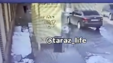 Таразда екі адам аялдамада тұрған 13 жастағы қызды ұрлап кетпек болған