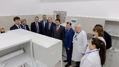 ҚР Ауыл шаруашылығы министрі Айдарбек Сапаровқа Қазақстандағы тұңғыш агротехнопарк таныстырылды