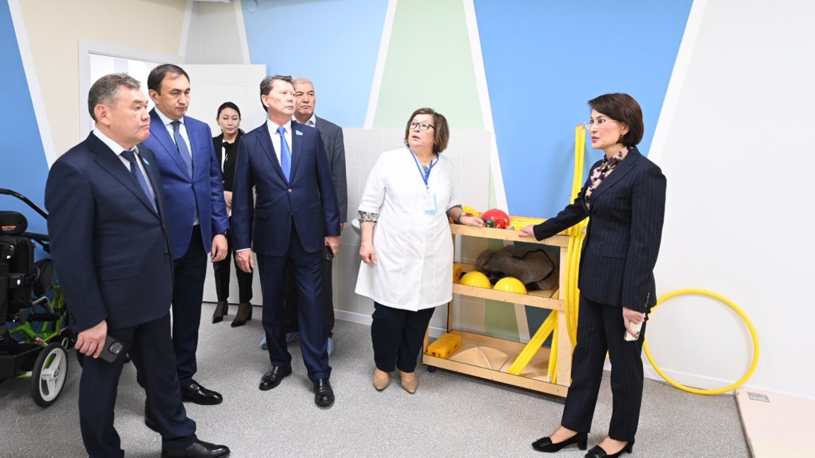 Ақмарал Әлназарова «Қамқорлық» ерте араласу орталығының жұмысымен танысты