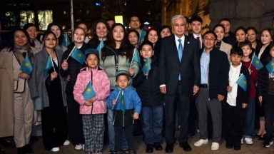 Қасым-Жомарт Тоқаев шетелде білім алып жүрген қазақстандықтармен кездесті