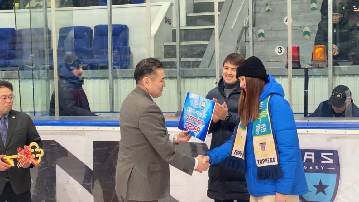 Chempıonǵa qurmet: Nurymbet Saqtaǵanov Sýrdlımıadanyń altyn júldegerine páter syılady