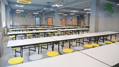 Қарағандыда ата-аналар жекеменшік мектептің жабылуына қарсы шықты