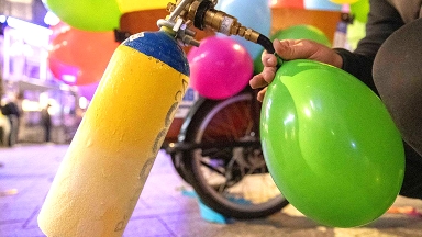 Шымкентте «күлдіргіш газ» сатқан 10 ойын-сауық орнының қызметі тоқтатылды