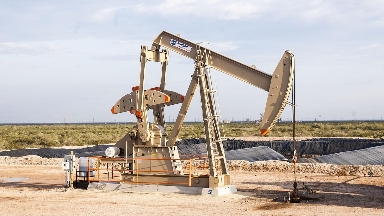 Мұнай шарықтады: Brent $84-ке таяп, бір күнде 8% өсті