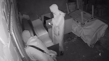 Жезқазғанда ұрылар камераны сындырып, қылмыс ізін жасыруға тырысқан