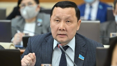 «Бұл менің тағдырлы заңым»: Абзал Құспан жаңа заң туралы ашық айтты