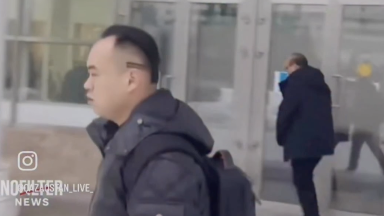 Астананың орталығында дәрет сындырған екі қытайлыққа Қазақстанға кіруге тыйым салынды