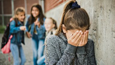 Атырауда мектепте жанжал: оқушы қыз пышақ жарақатымен ауруханаға түсті