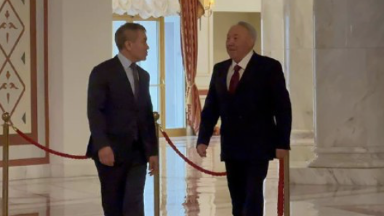 Назарбаев референдумда дауыс беруге келді