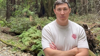 Әнші Рахат Тұрлыханов әйелін ұрып,  өзі полицияға жеткізілді