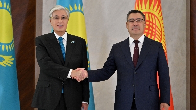 Жапаров Тоқаевты референдум нәтижесімен құттықтады