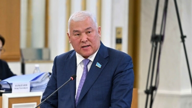 1,5 млн адамның шоты бұғатталған: депутат жалақыны қолма-қол беруді ұсынды