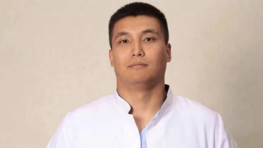 Ұшақ бортындағы таңғажайып: дәрігер жүкті әйелді құтқарып қалды