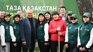 Jetisýda «Móldir bulaq» ekologıalyq aksıasy aıasynda bir kúnde segiz bulaqtyń kózi ashyldy