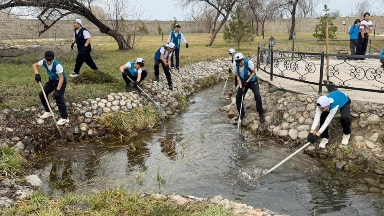 Жас қазақстандықтар “Мөлдір бұлақ” республикалық акциясына қатысып жатыр