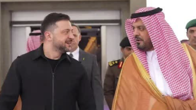 Zelenskııdiń tosyn sapary: Ýkraına prezıdenti Parsy shyǵanaǵy elderine ne kózdep bardy?