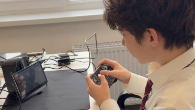 Астанада оқушы компьютер құрастырып шығарды