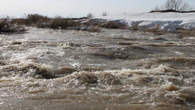 Су тасқыны: Қазақстанның екі өңірінде жол мен көпір зардап шекті
