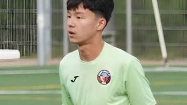 15 жастағы қазақстандық футболшы “Барселона” клубымен келісімшартқа отырды