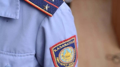 Атырауда полицейді балағаттаған әйелге айыппұл салынды