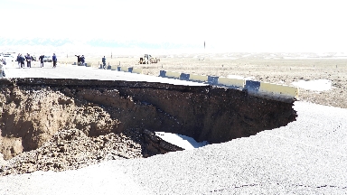 Жер астына жасырылған “миналар”: Күре жолдың опырылу себебі неде?!