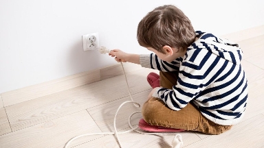 Теміртауда үш бала тоққа түсті